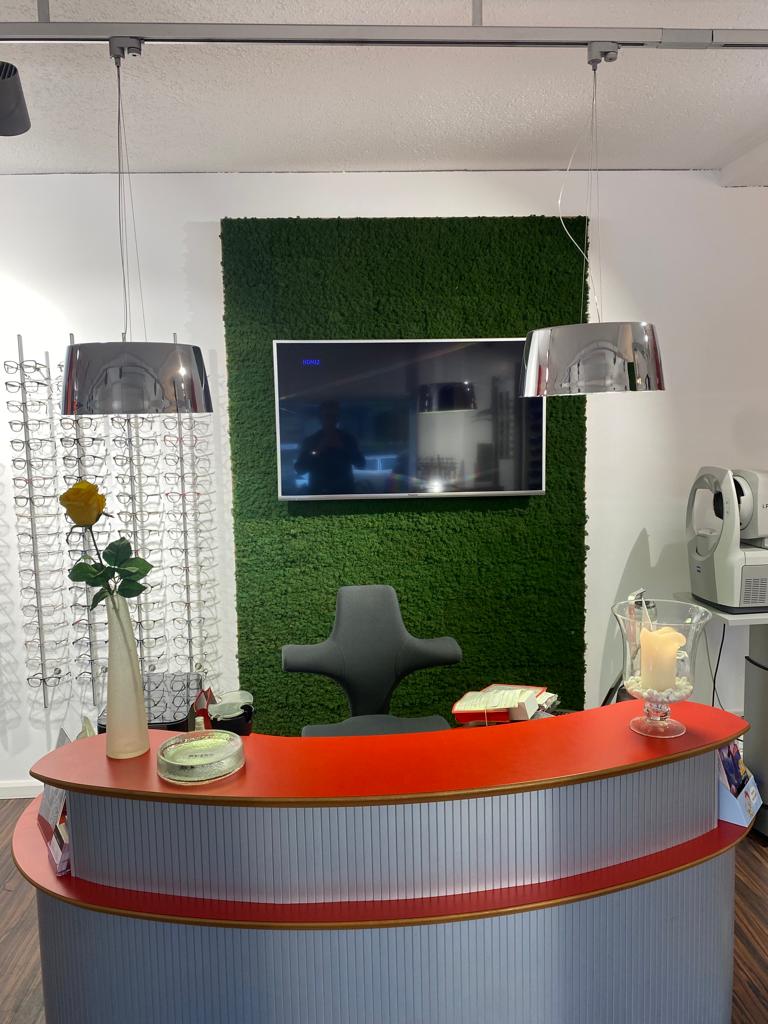 Moosakustik um Monitor